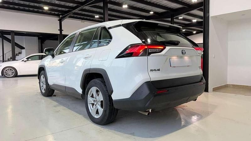 Usado Toyota RAV4 Hybrid Advance 218 CV (160 kW) 2022 Blanco SUV