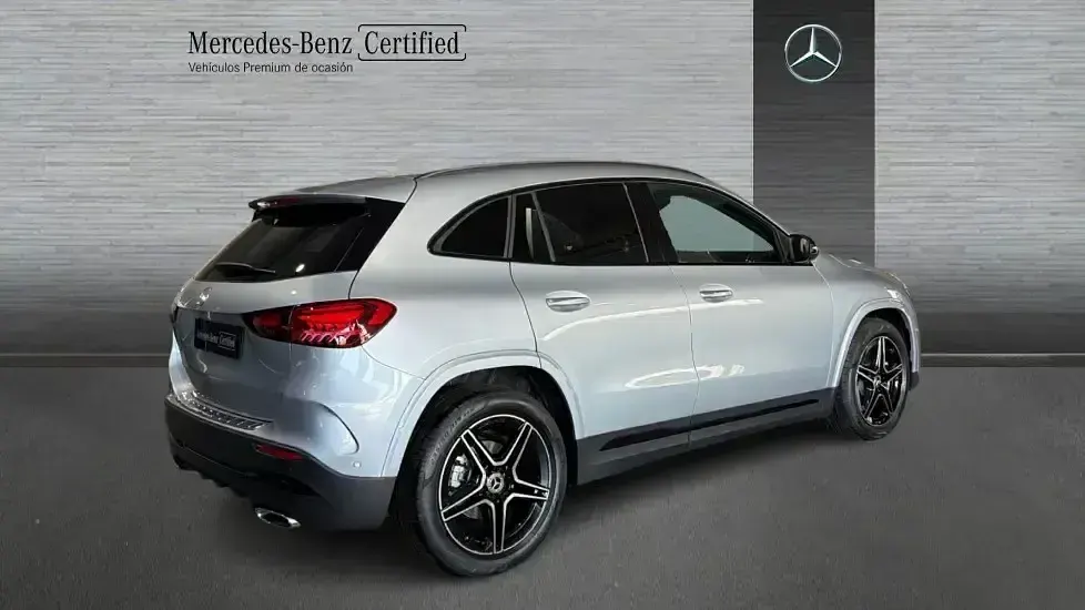 Usado Mercedes GLA200 150 CV (110 kW) 2026 Gris SUV