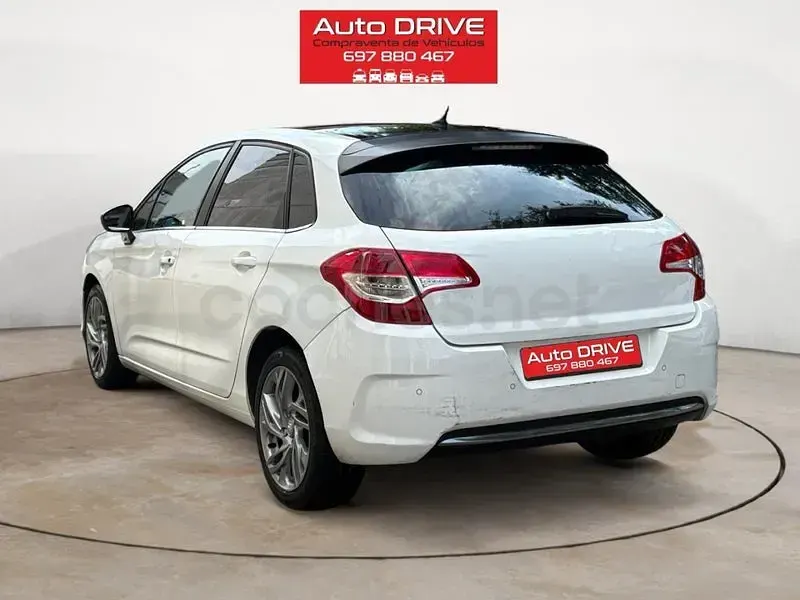 Usado Citroën C4 114 CV (83 kW) 2014 Blanco Berlina