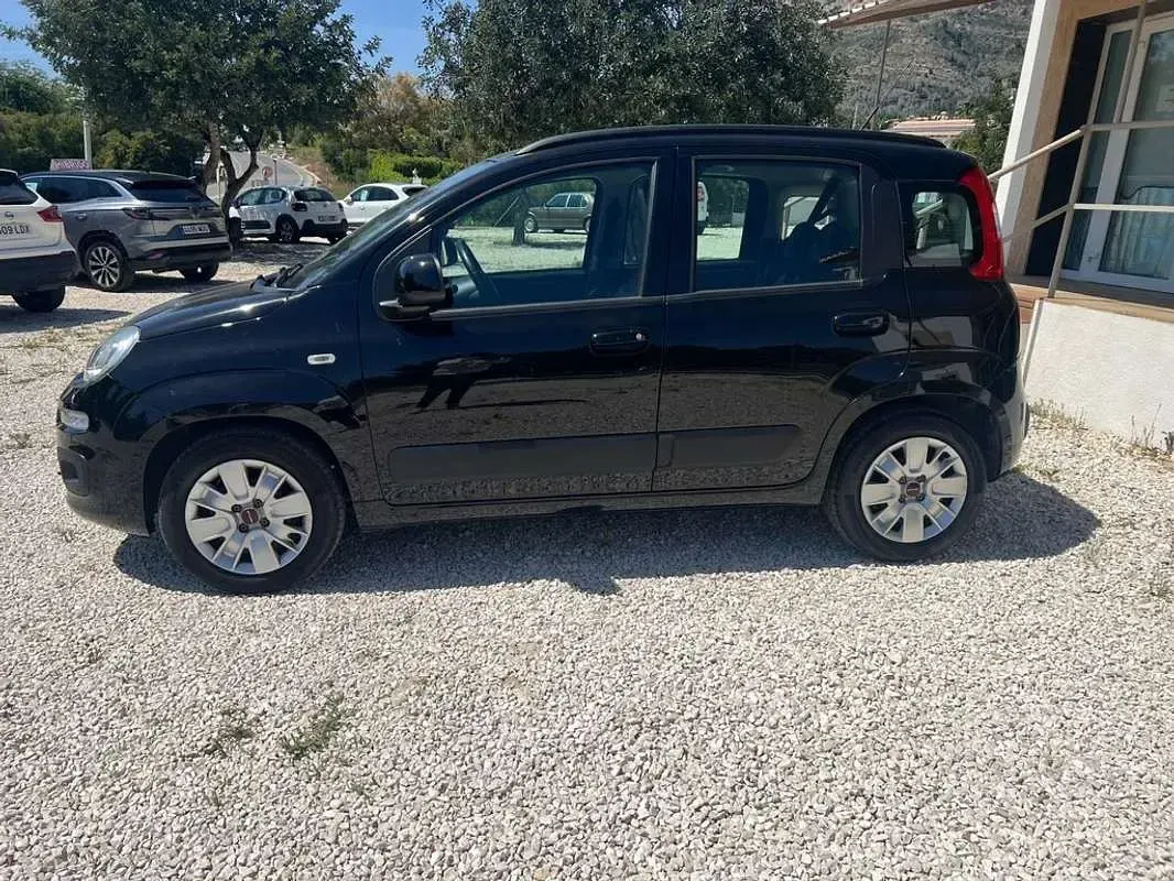 Usado Fiat Panda Easy 69 CV (50 kW) 2018 Negro Utilitario