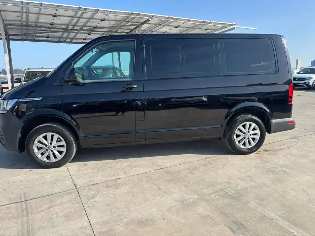 Usado VW Caravelle 150 CV (110 kW) 2021 Negro Van