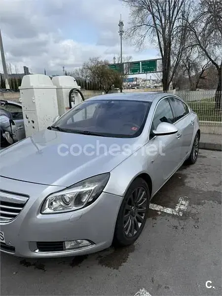 Usado Opel Insignia Cosmo 220 CV (161 kW) 2009 Gris / plata Berlina