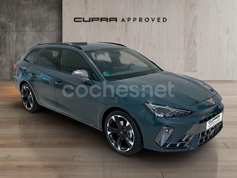 Azul Usado 2025 Cupra Leon Familiar | 30.490 € (Precio justo) - Imagen 1/4