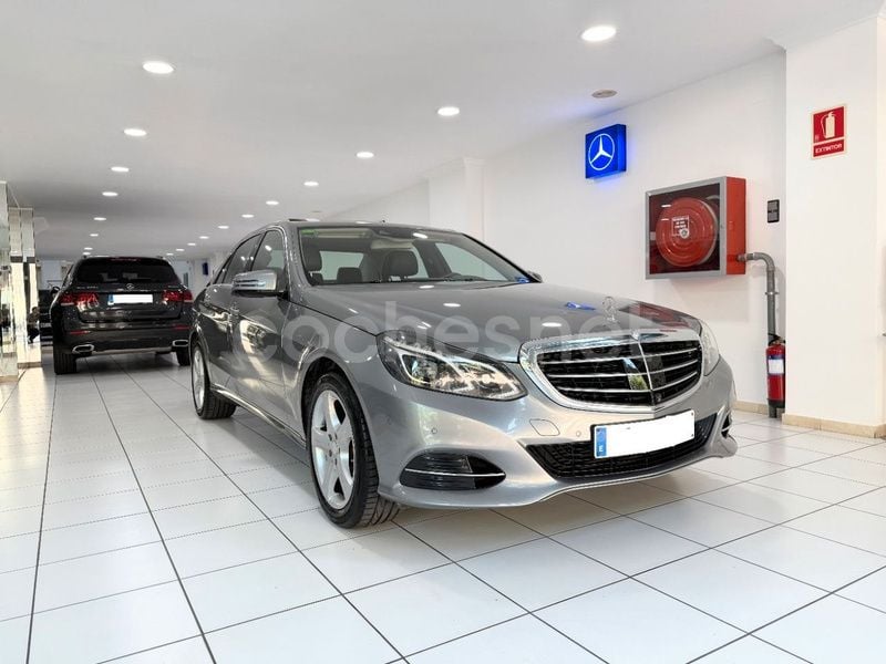 Gris / plata Usado 2013 Mercedes E300 Elegance Berlina | 16.900 € (Buen precio) - Imagen 1/4