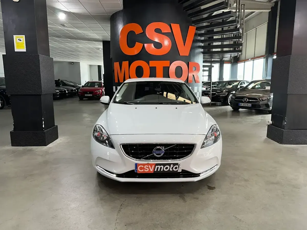 Usado Volvo V40 Summum 190 CV (139 kW) 2014 Blanco Utilitario