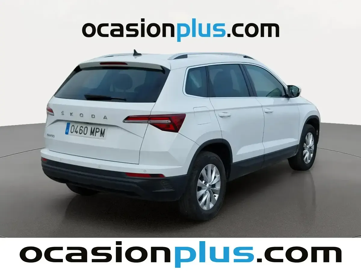 Usado Skoda Karoq Selection 115 CV (84 kW) 2024 Blanco SUV