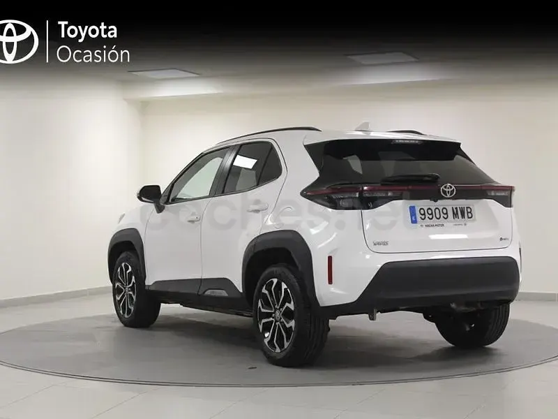 Usado Toyota Yaris Cross Active 116 CV (85 kW) 2024 Blanco SUV