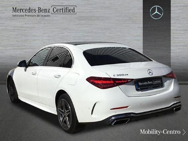 Usado Mercedes C300e AMG line 313 CV (230 kW) 2024 Blanco polar Berlina
