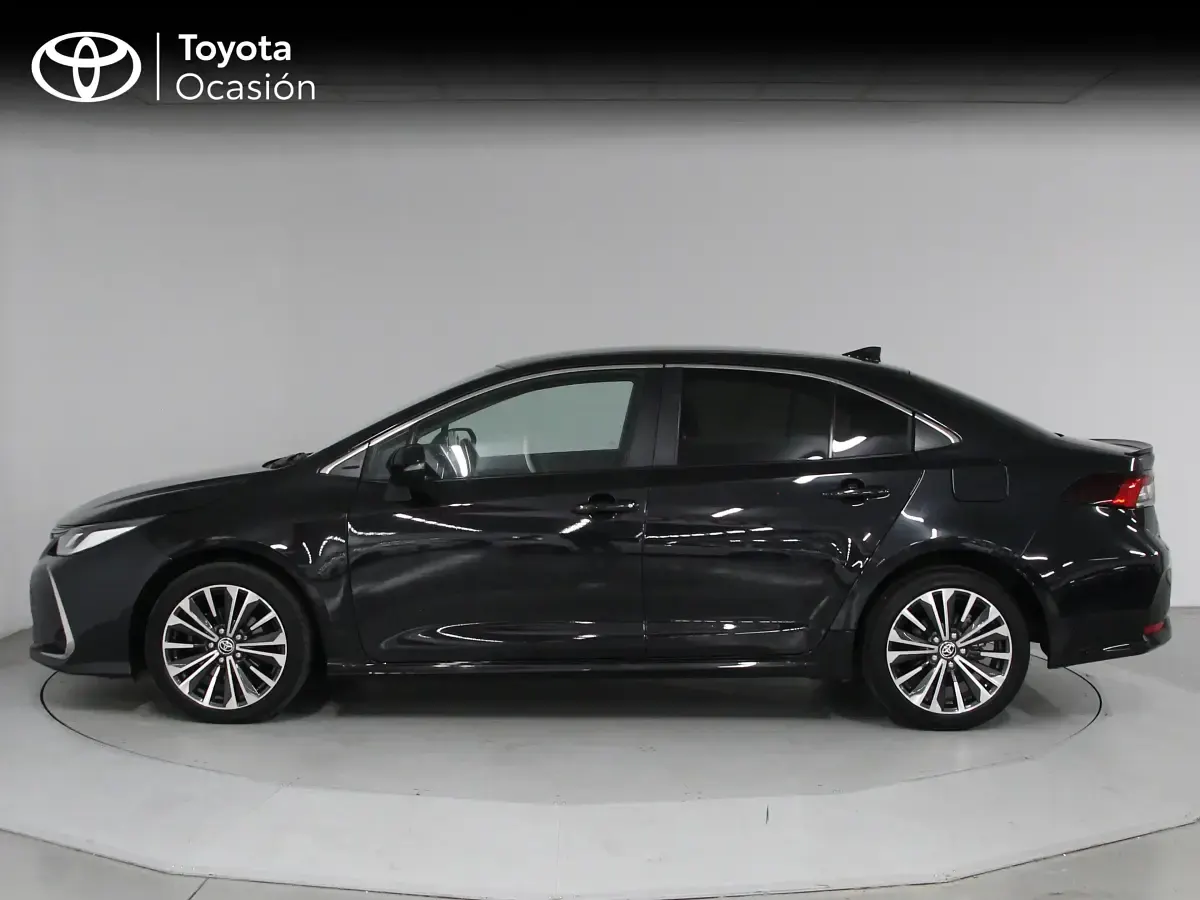 Käytetty Toyota Corolla Style 140 HP (102 kW) 2024 Musta Sedan