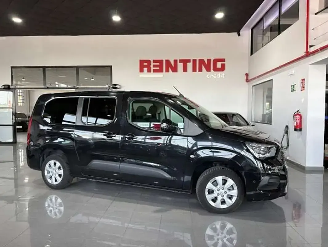 Usado Opel Combo Life Elegance 102 CV (75 kW) 2019 Negro Van