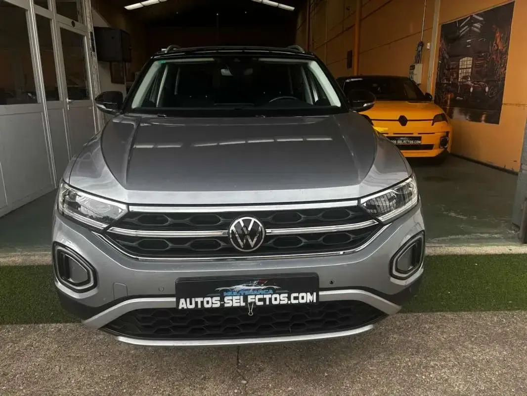 Usado VW T-Roc Life 150 CV (110 kW) 2022 Gris SUV