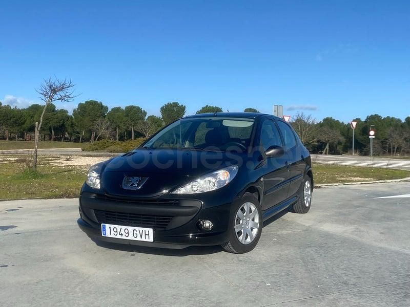 Usado Peugeot 206 60 CV (44 kW) 2010 Negro Berlina