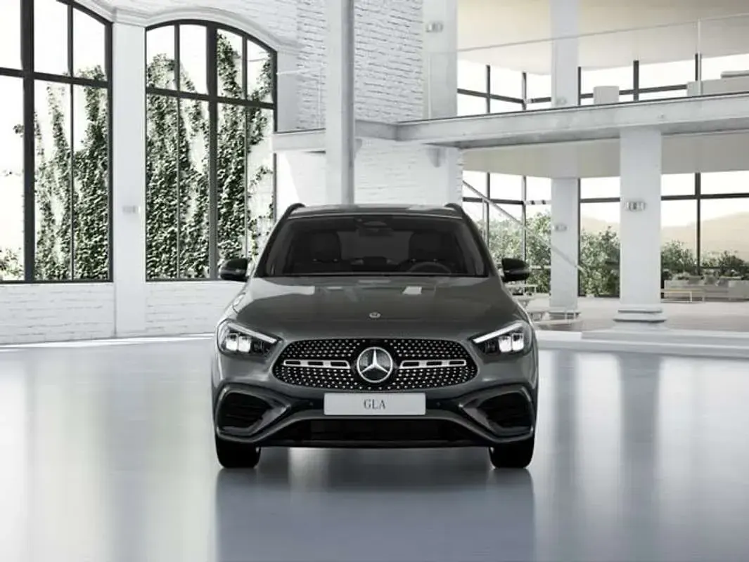 Usado Mercedes GLA200 163 CV (119 kW) 2025 Gris SUV