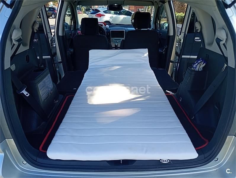 Gris / plata Usado 2005 Toyota Corolla Verso Sol Monovolumen | 8999 € - Imagen 1/4