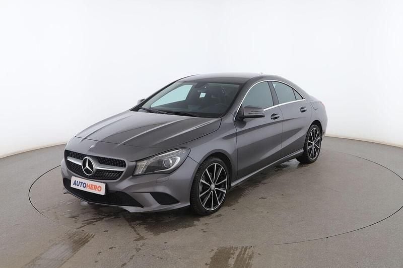 Usado Mercedes CLA200 Urban 135 CV (99 kW) 2014 Gris Berlina