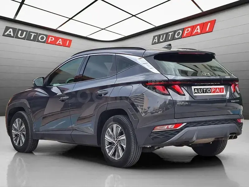 Usado Hyundai Tucson 115 CV (84 kW) 2022 Gris / plata SUV