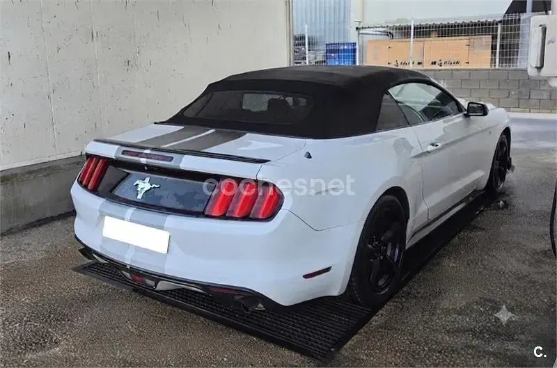 Usado Ford Mustang GT 418 CV (307 kW) 2018 Blanco Descapotable