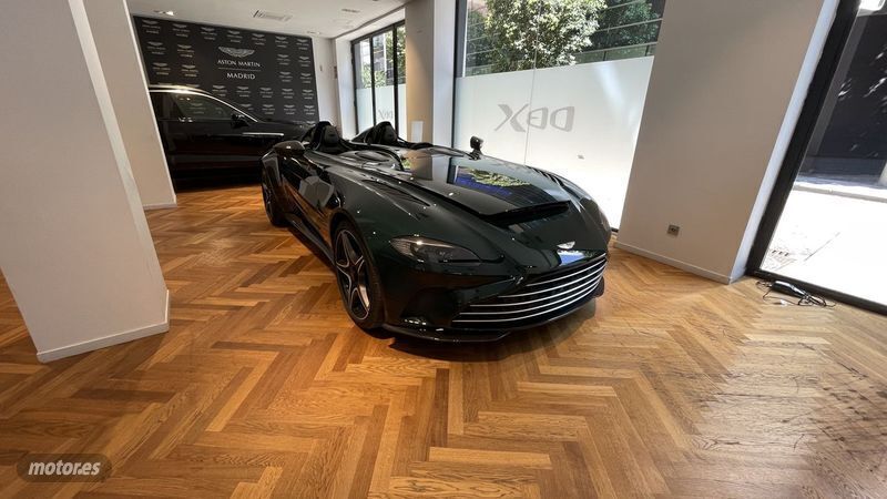 Usado Aston Martin V12 Vantage 700 CV (514 kW) 2023 Exposed carbon Coupe