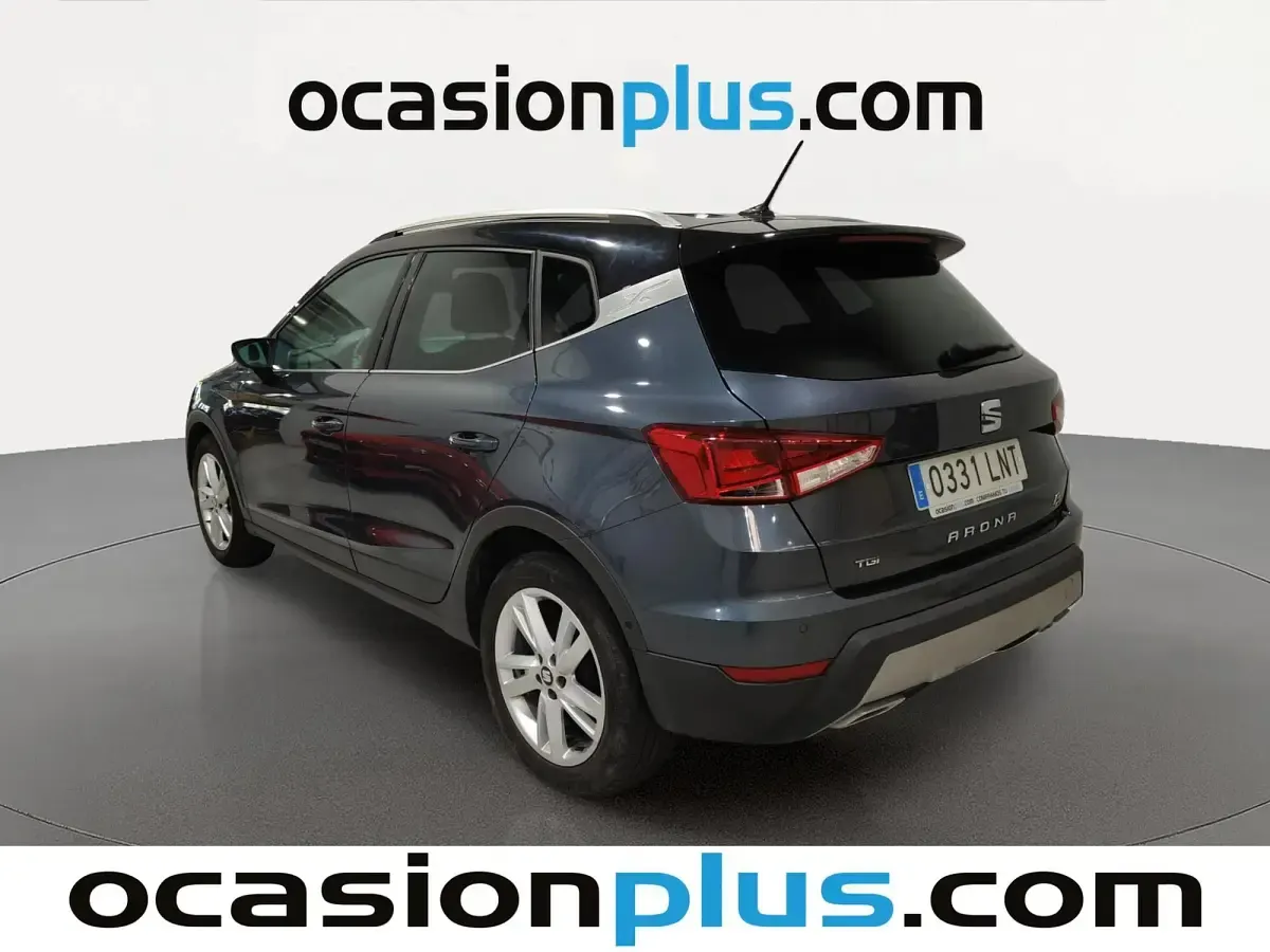 Usado Seat Arona FR 90 CV (66 kW) 2021 Gris SUV