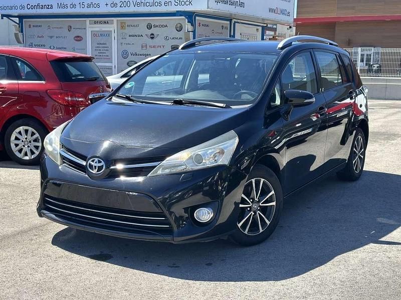 Usado Toyota Verso Comfort 111 CV (81 kW) 2015 Negro Monovolumen