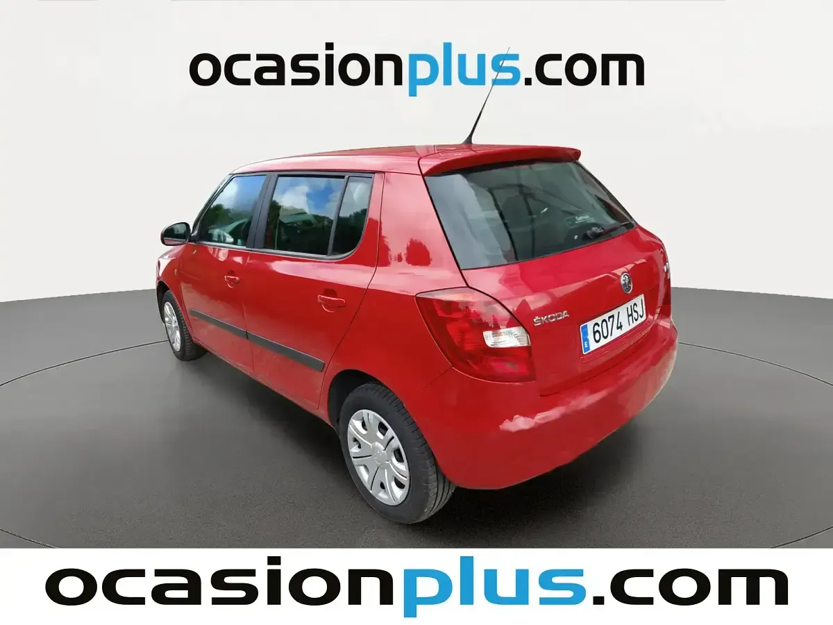 Usado Skoda Fabia 60 CV (44 kW) 2013 Rojo Utilitario