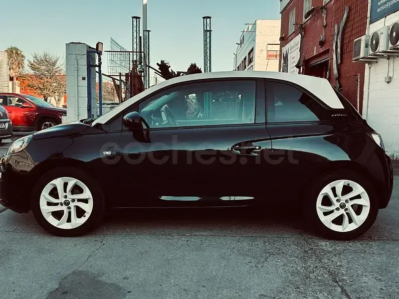 Usado Opel Adam Rocks 87 CV (63 kW) 2015 Negro Utilitario