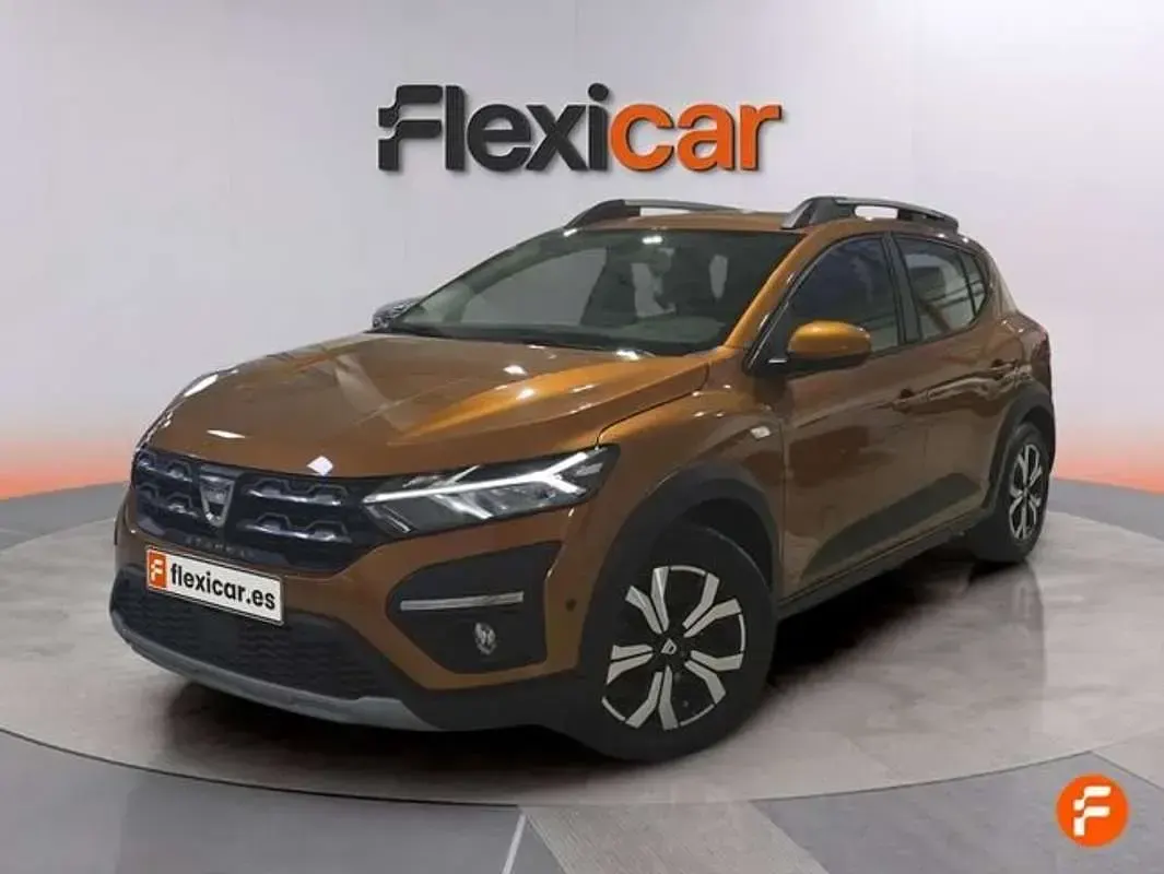 Käytetty Dacia Sandero Comfort 91 HP (66 kW) 2022 Oranssi Viistoperä