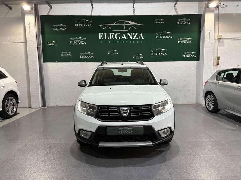Usado Dacia Sandero Lauréate 90 CV (66 kW) 2017 Blanco Utilitario