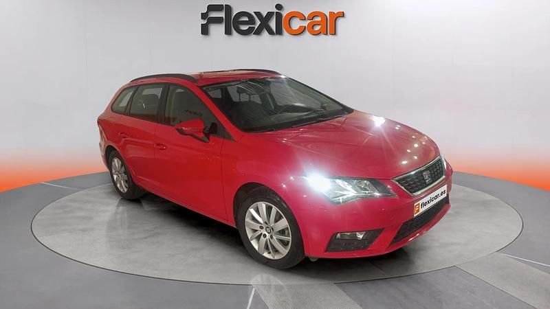 Usado Seat Leon ST Style 116 CV (85 kW) 2019 Rojo Familiar
