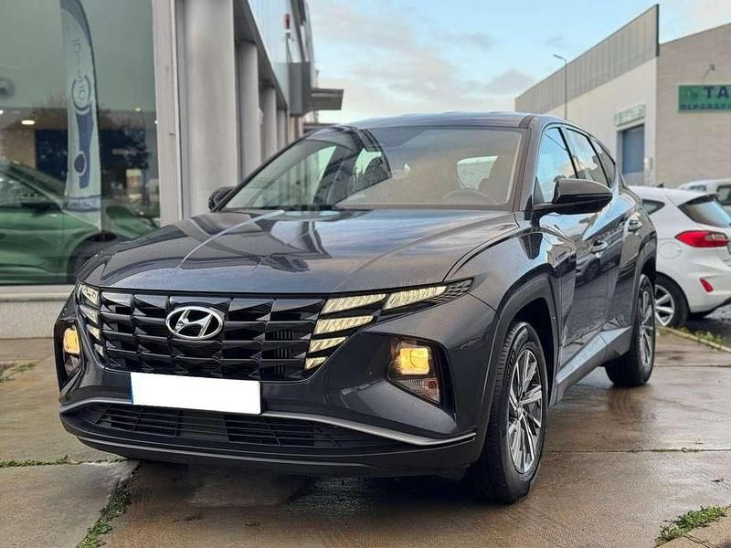 Gris Usado 2023 Hyundai Tucson SUV | 23.400 € (Un poco caro) - Imagen 1/4