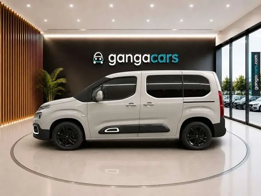 Usado Citroën Berlingo Feel 110 CV (80 kW) 2020 Gris / plata Monovolumen