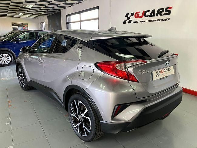 Usado Toyota C-HR Advance 122 CV (89 kW) 2019 Gris SUV