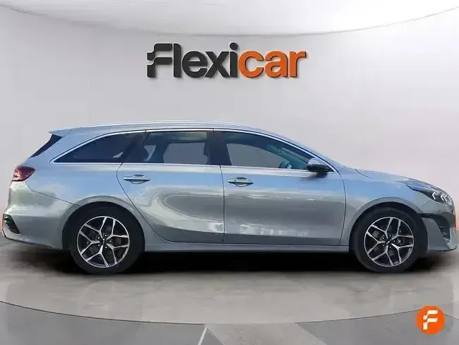 Usado Kia Ceed 141 CV (103 kW) 2022 Gris Utilitario
