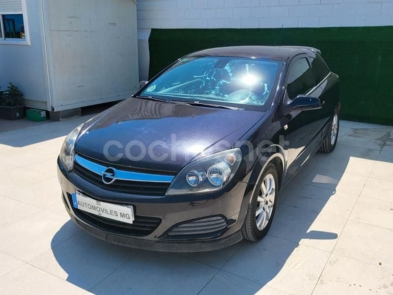 Negro Usado 2007 Opel Astra GTC Sport Berlina | 3990 € (Precio justo) - Imagen 1/4