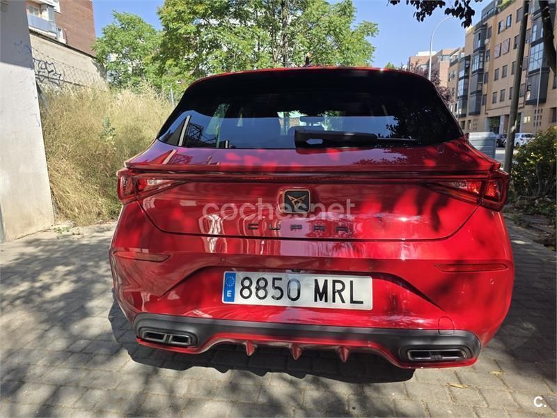 Rojo Usado 2024 Cupra Leon Familiar | 25.500 € (Buen precio) - Imagen 1/4