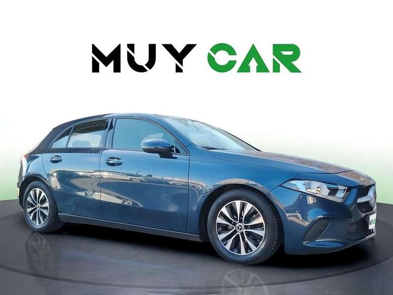 Usado Mercedes A180 116 CV (85 kW) 2020 Azul Utilitario