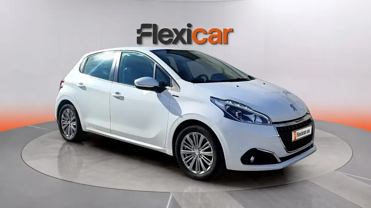 Usado Peugeot 208 Signature Sky 110 CV (80 kW) 2018 Utilitario