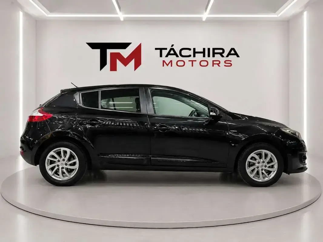 Usado Renault Mégane III LIMITED 116 CV (85 kW) 2014 Negro Utilitario