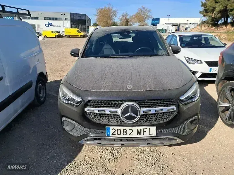 Usado Mercedes GLA200 150 CV (110 kW) 2023 Negro SUV