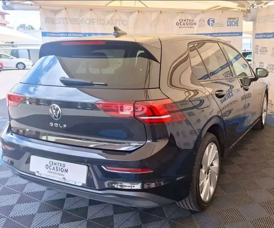 Usado VW Golf VIII 116 CV (85 kW) 2025 Negro Utilitario
