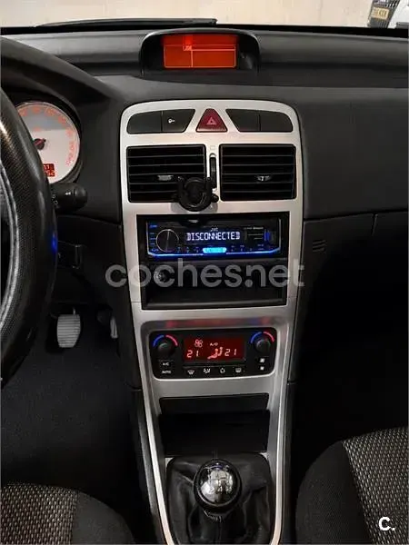 Usado Peugeot 307 110 CV (80 kW) 2007 Gris / plata Berlina