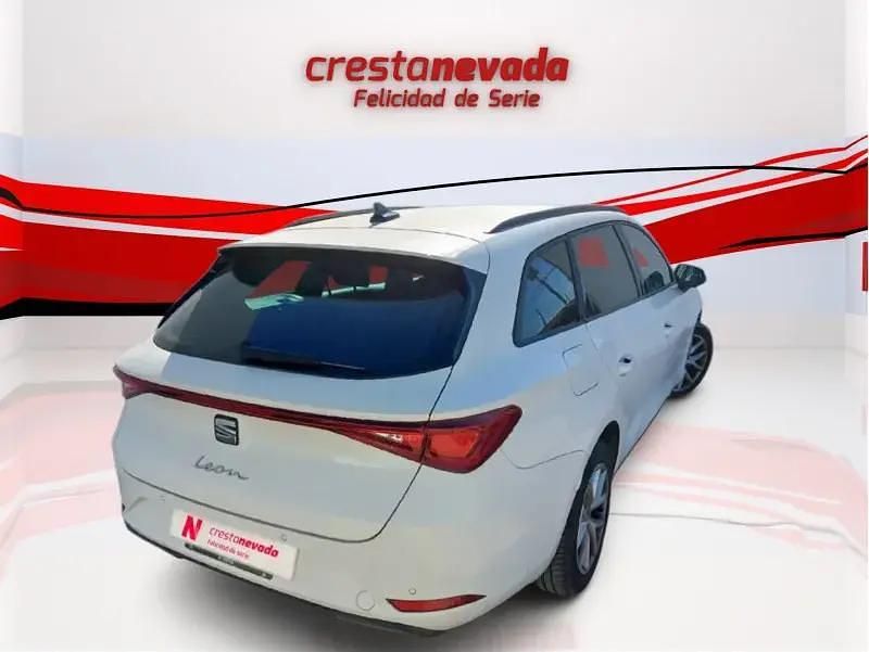 Usado Seat Leon Style 150 CV (110 kW) 2022 Blanco