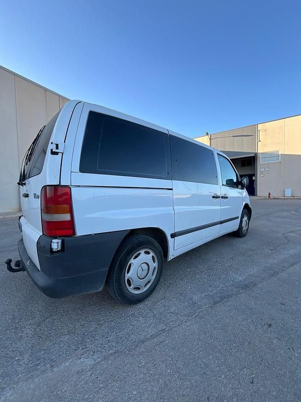 Usado Mercedes Vito 102 CV (75 kW) 2000 Gris Van