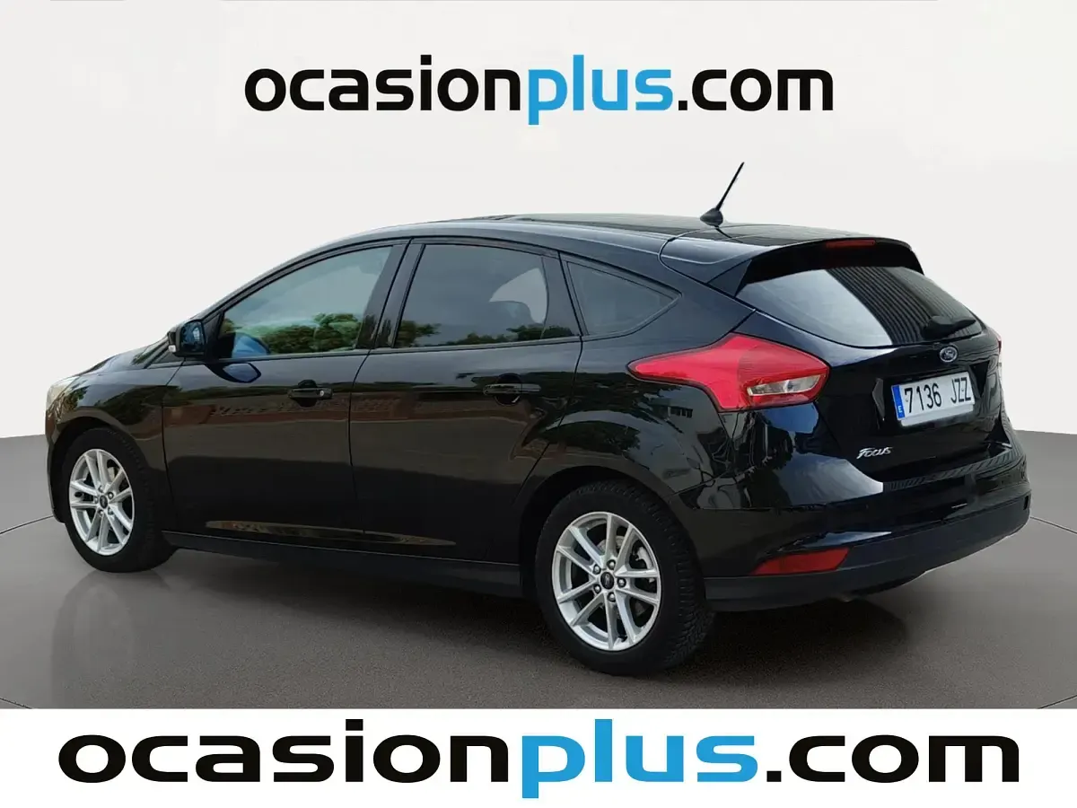 Usado Ford Focus Trend+ 120 CV (88 kW) 2017 Negro Utilitario