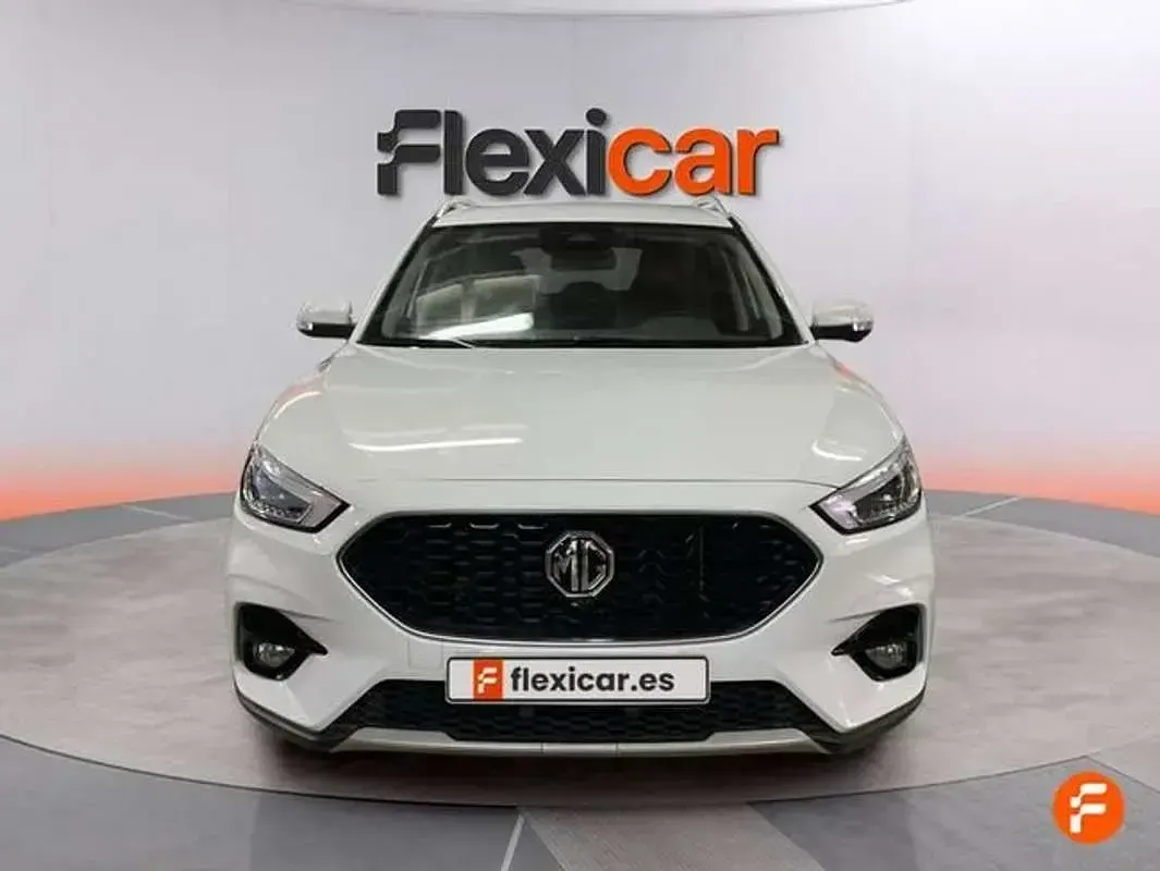 Usado MG ZS Luxury 106 CV (77 kW) 2024 Blanco SUV