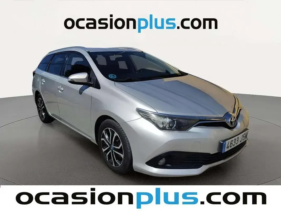 Usado Toyota Auris Touring Sports Active 111 CV (81 kW) 2016 Gris Familiar
