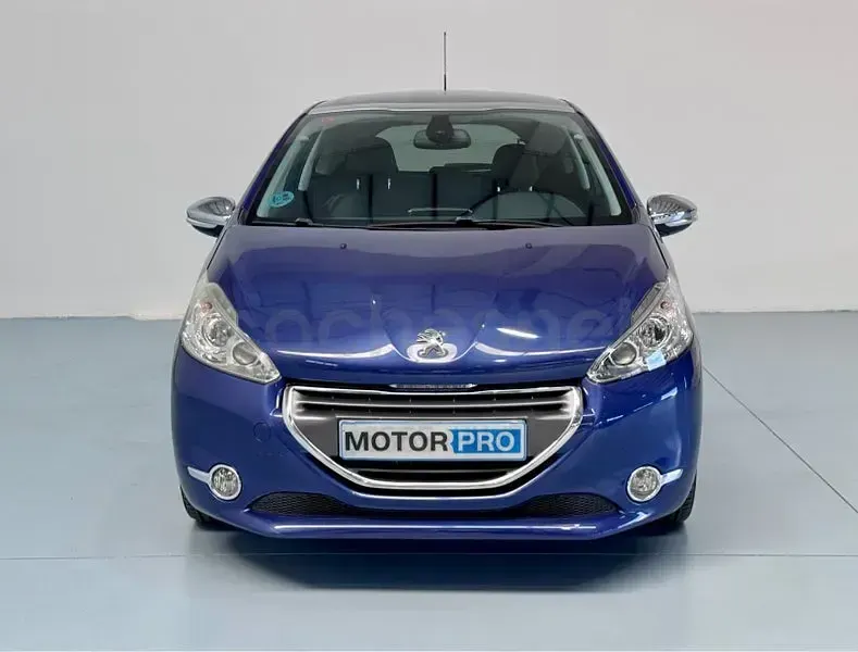Usado Peugeot 208 Allure 120 CV (88 kW) 2012 Azul Utilitario