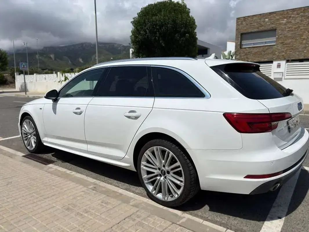 Usado Audi A4 150 CV (110 kW) 2017 Blanco Familiar