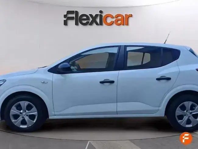 Usado Dacia Sandero Comfort 67 CV (49 kW) 2021 Blanco Berlina