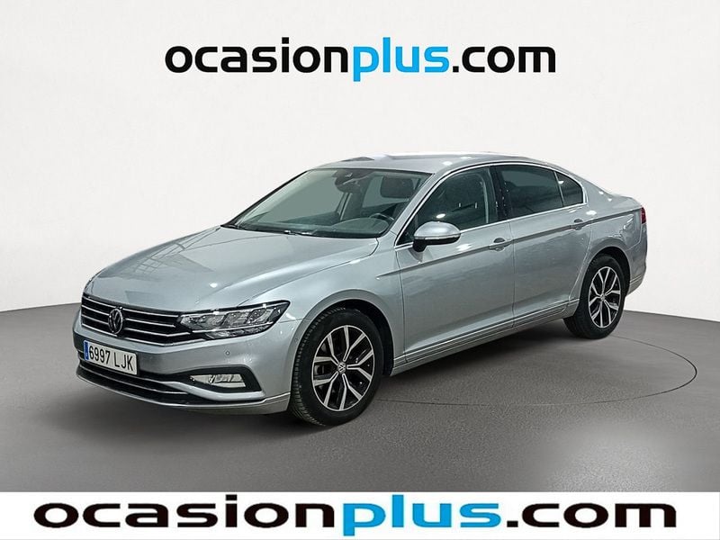 Gris plata Usado 2020 VW Passat Executive Berlina | 21.719 € (Buen precio) - Imagen 1/4